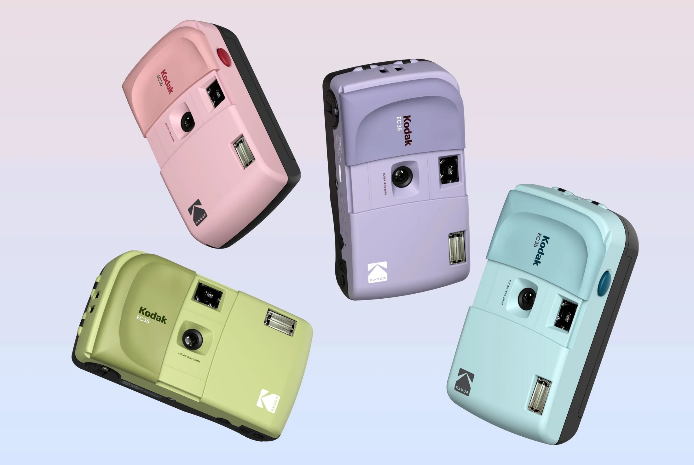 Kodak EC35 牛油果绿配色主体外观，滑盖设计清晰可见