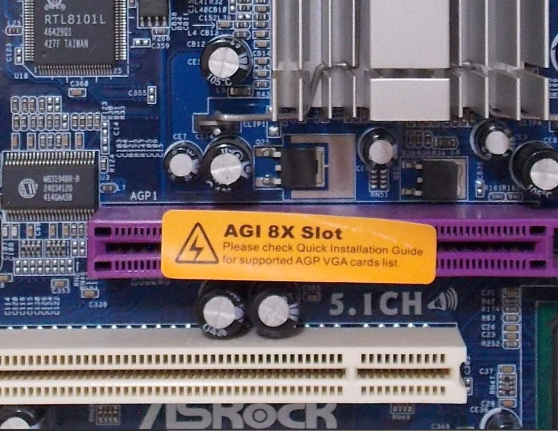 Asrock 原厂主板上标注的 AGI 警告标签