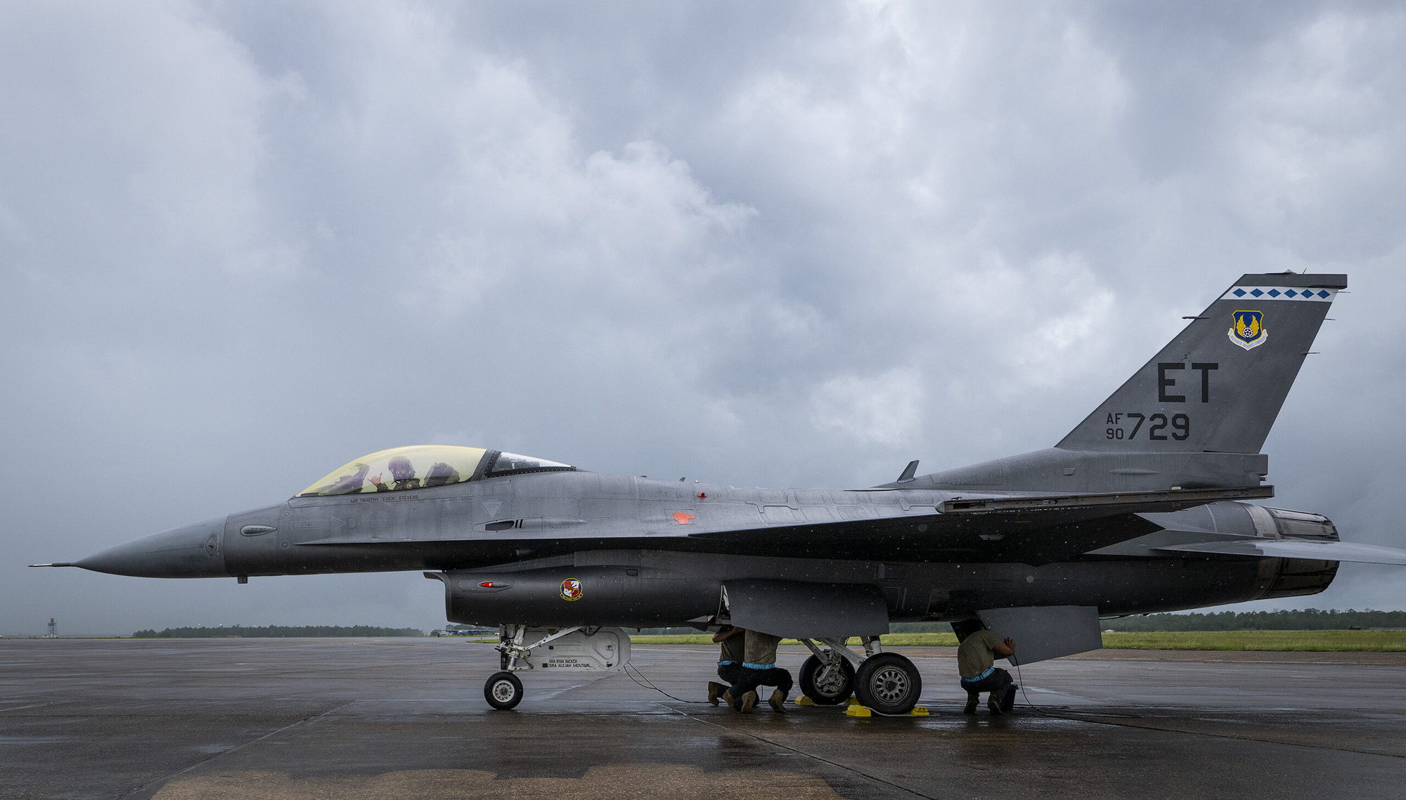 AI开战斗机：F-16首次真机自主飞行