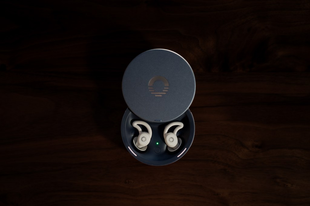 Ozlo Sleepbuds 2 充电盒与耳塞