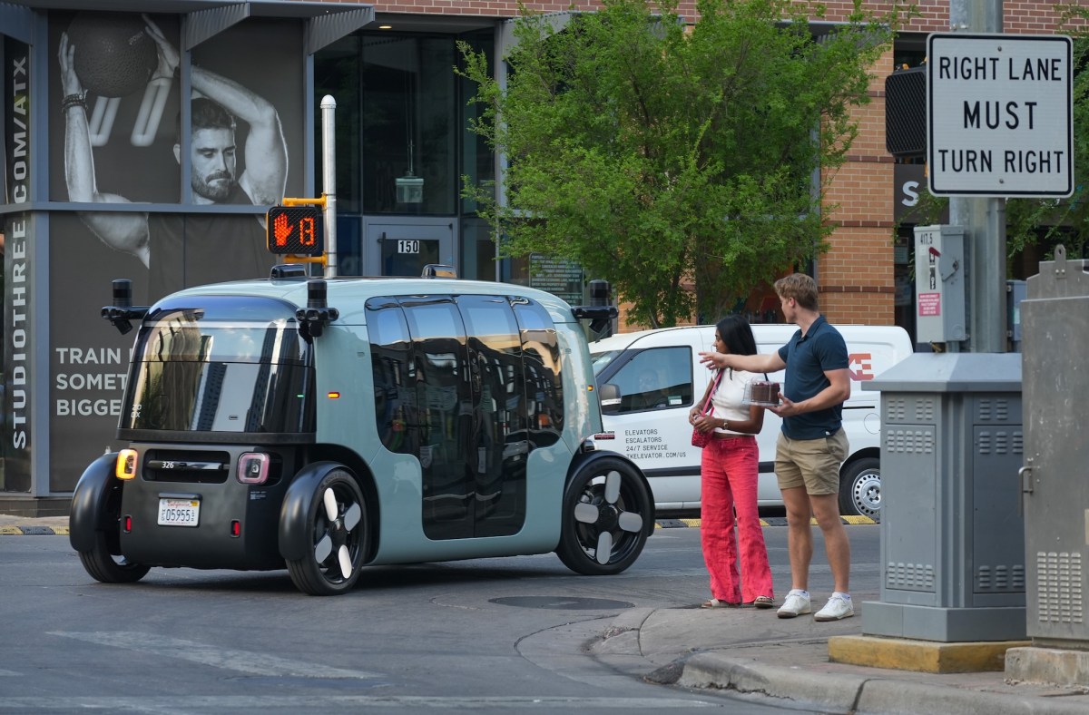 Zoox robotaxi 在奥斯汀街头
