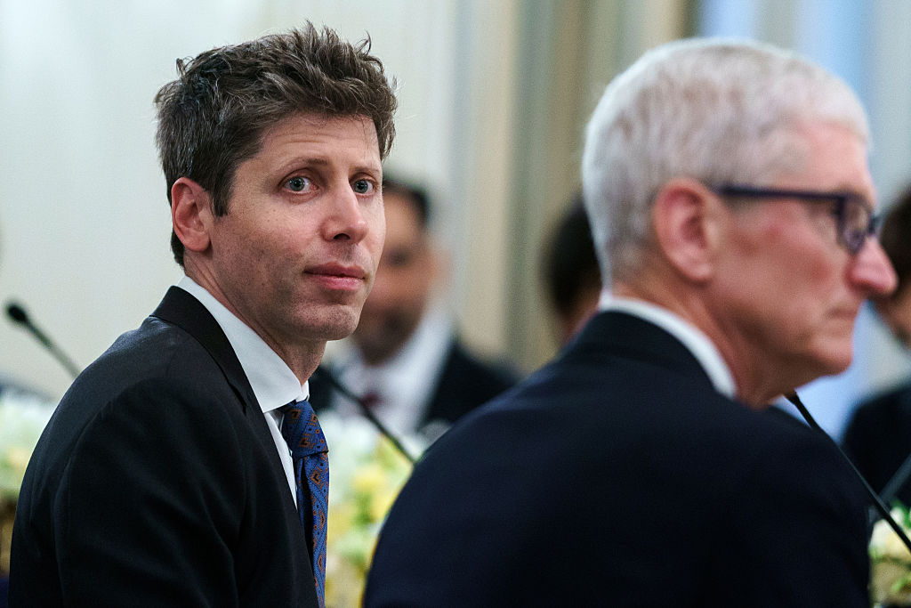 Sam Altman et Tim Cook